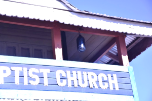 【画像４：爆弾がリサイクルされて教会の鐘として使われている】