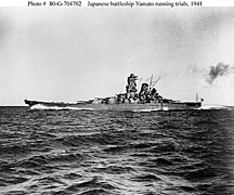 (1) 航行試験中の戦艦大和（1941年）
