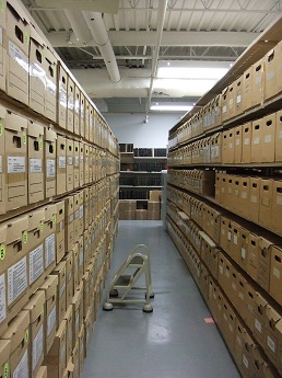 カナダ国防省歴史・遺産局文書館図書館2階書庫