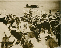 (3) 1931年（昭和6年）8月26日　リンドバーグ・アン夫妻、霞ヶ浦に着水　殺到する報道陣